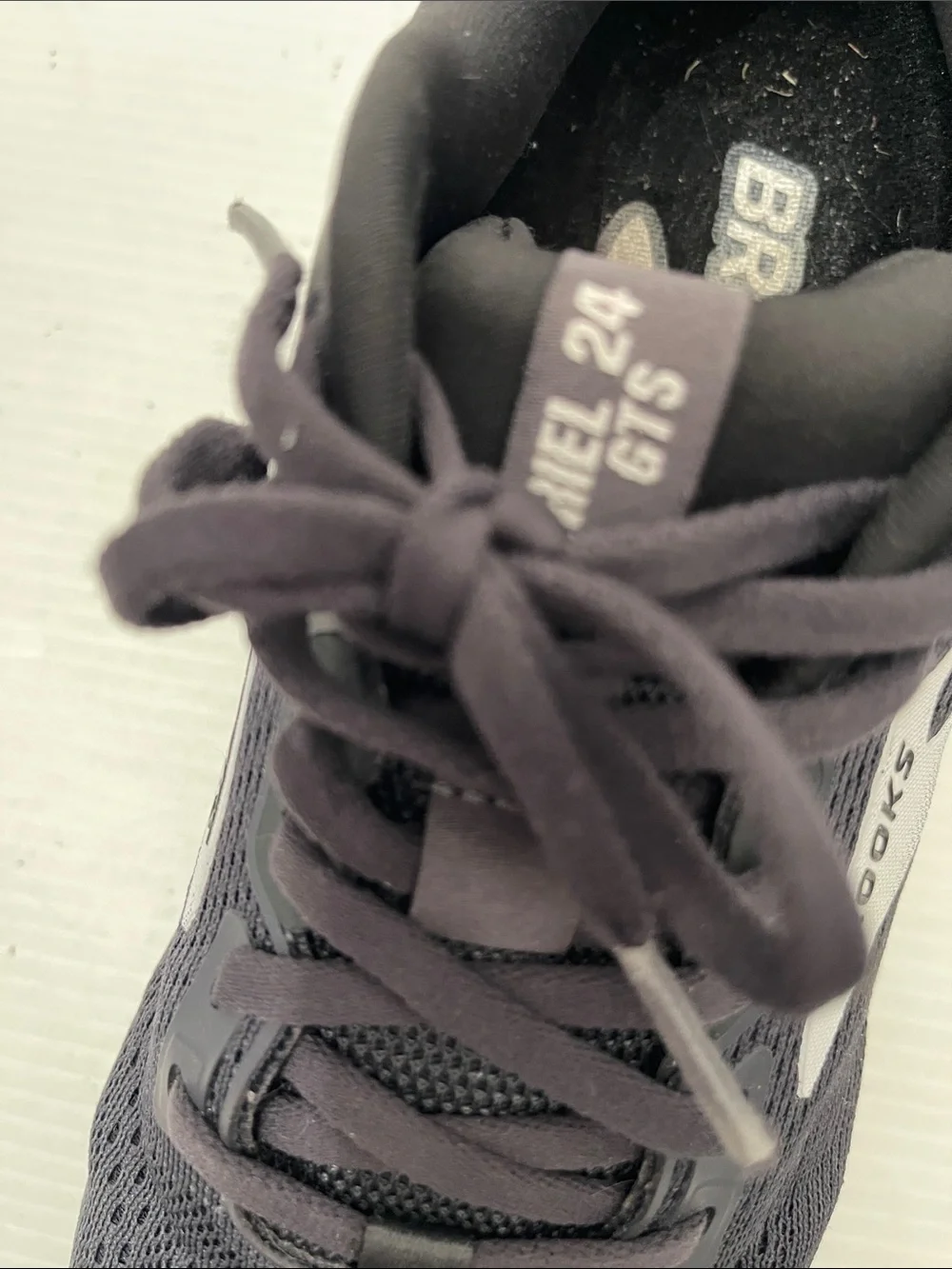 BROOKS GTS ARIEL 24 RUNNING SNEAKERS WOMENS SIZE 8.5